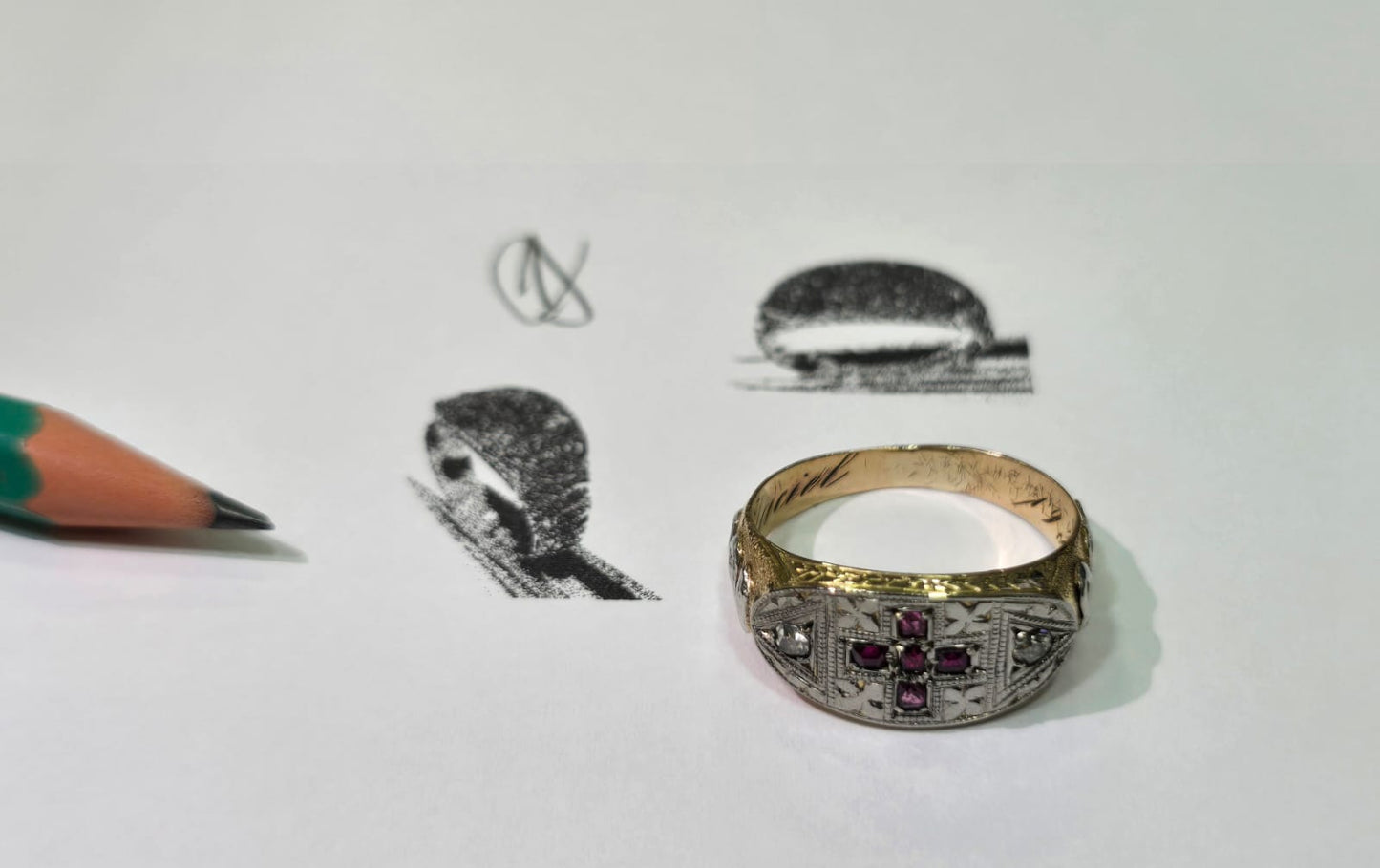 Anel de Grau de Medicina em ouro e platina com Diamantes e Rubi
