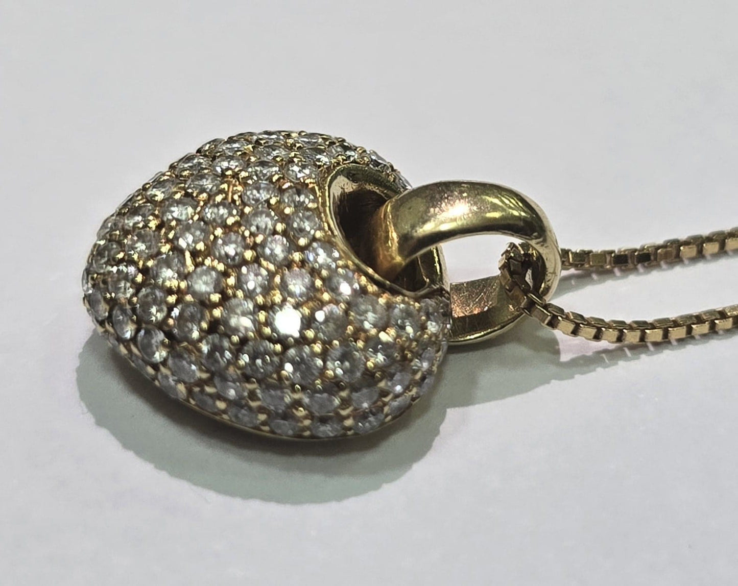 Colar em ouro amarelo com pingente de Coração com Diamantes
