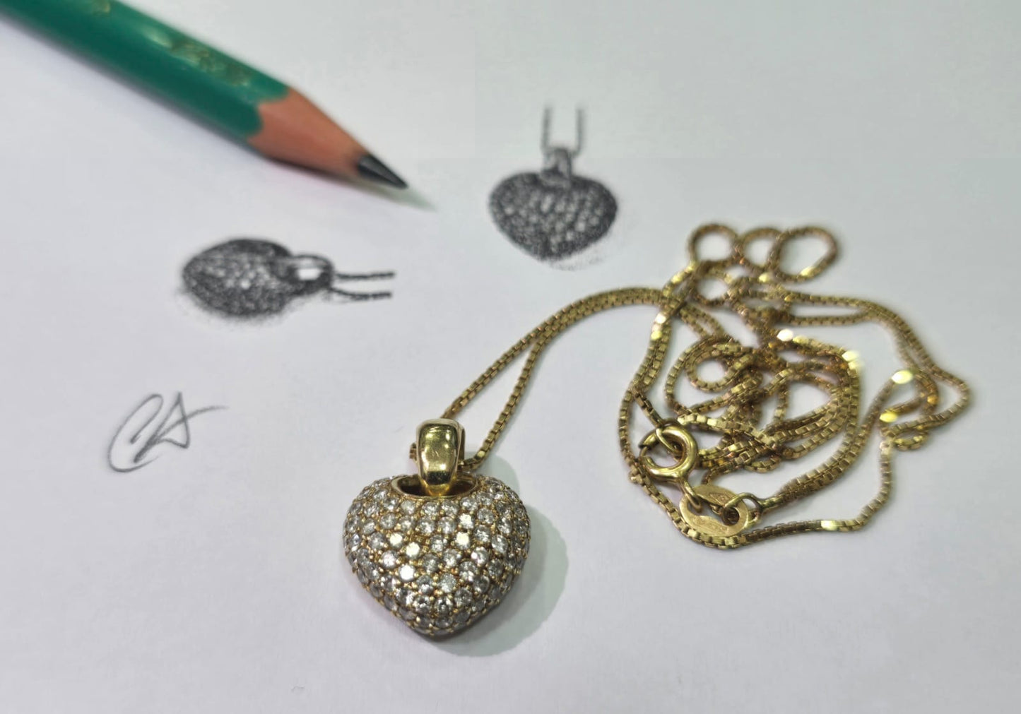 Colar em ouro amarelo com pingente de Coração com Diamantes
