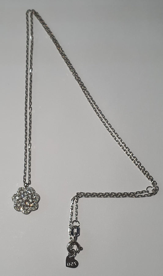 Colar em ouro com pingente Flor com 50 pontos de Diamantes