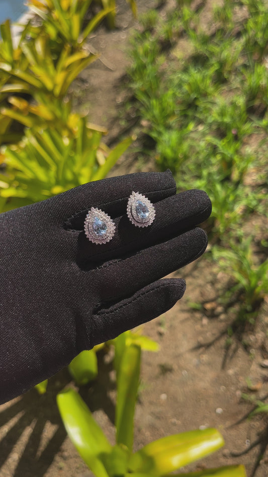 Par de brincos em ouro com Diamantes e Topázio Azul